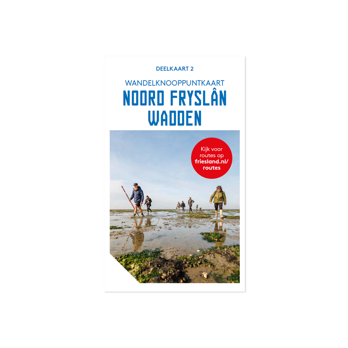 Omslag van de wandelknooppuntkaart Noord Fryslân Wadden met een foto van een groep wadlopers die over het drooggevallen Wad wandelt.